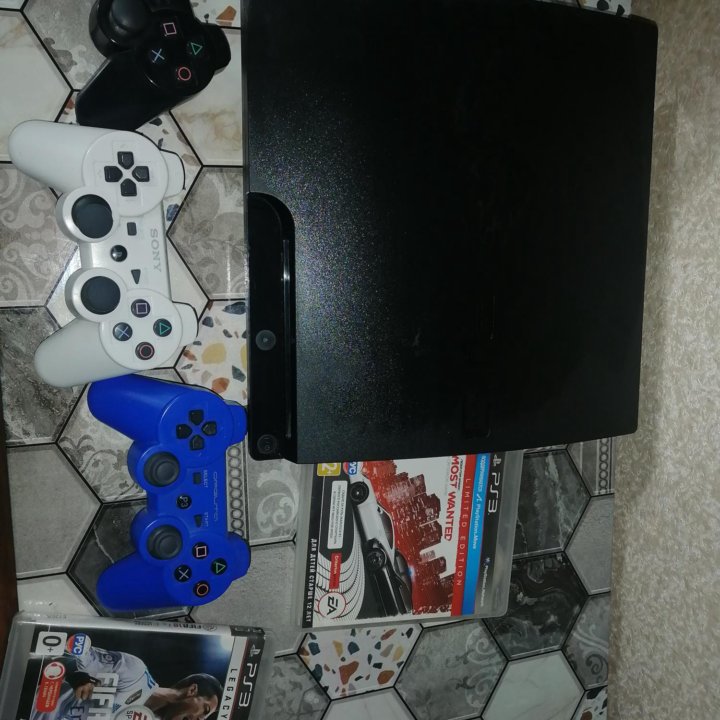 Ps3 +в подарок джойстики и диски (дом одежды/учите