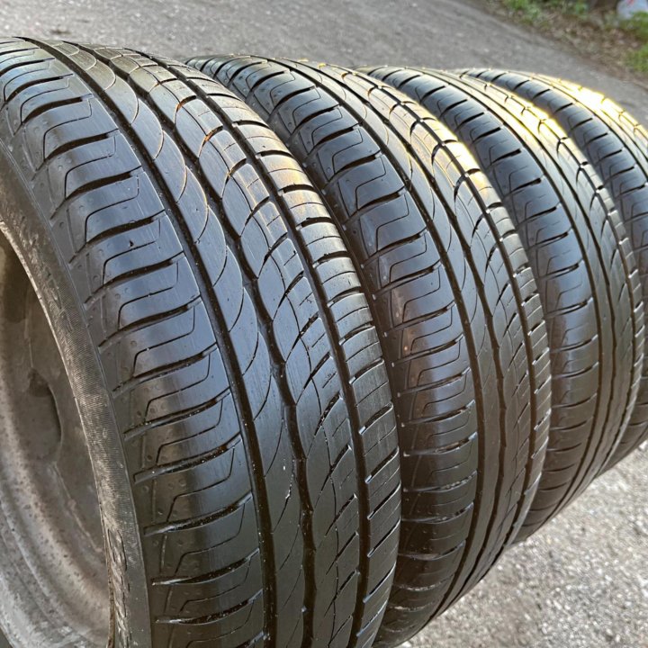 Лето Pirelli 185/60 R14 + Диски Ваз 4x98 Германски