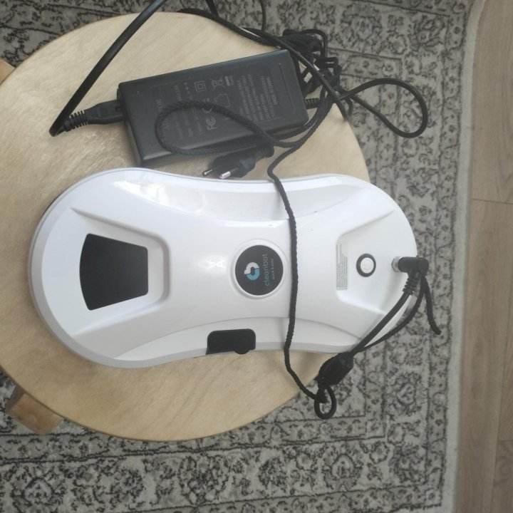 Мойщик окон Cleanbot