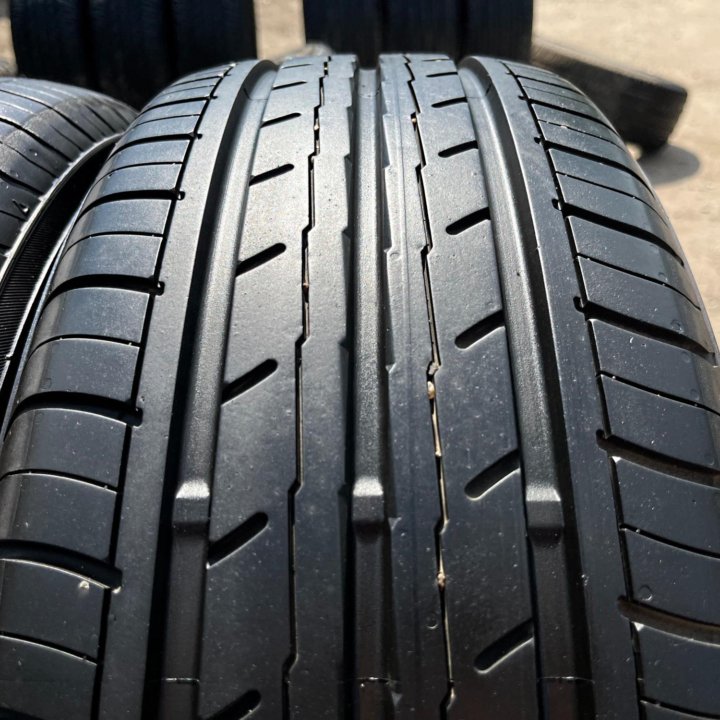 Лето Yokohama Bluearth ES32 215/60 R16 99V