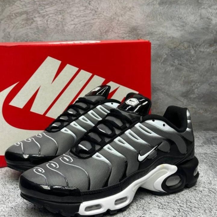 Кроссовки Nike Air Max Tn Plus