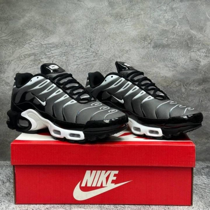 Кроссовки Nike Air Max Tn Plus