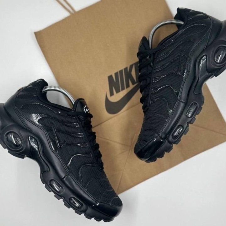 Кроссовки Nike Air Max Tn Plus