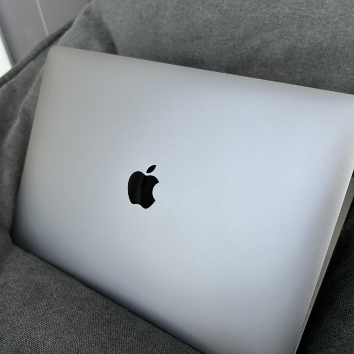 MacBook Air 13” M1 (2020) 256ГБ серый космос