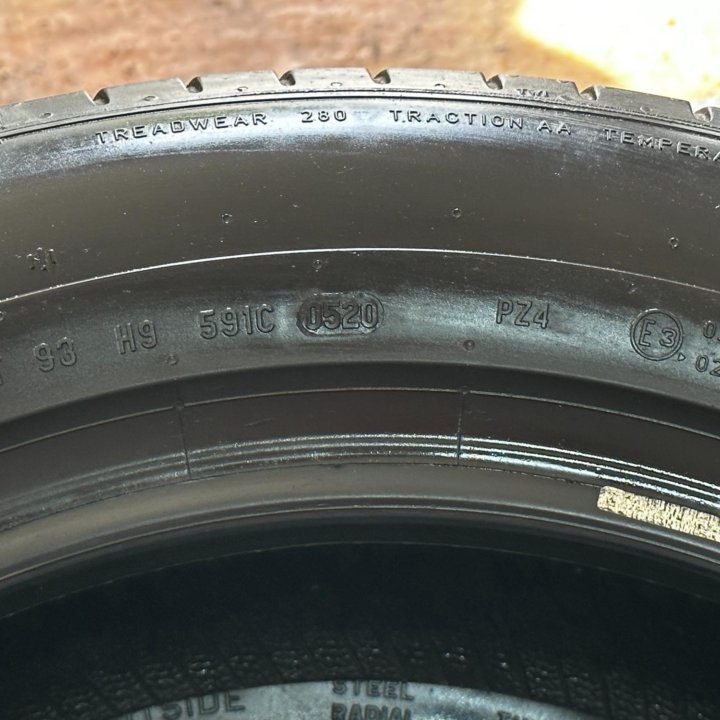 235/55/18 лето Pirelli PZero