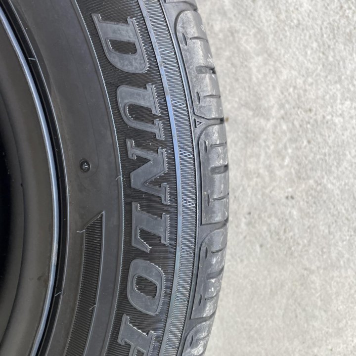 Продаётся пара летних шин 175/65/R15 Dunlop