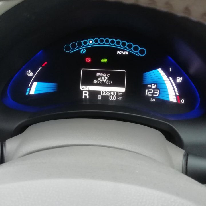 Nissan Leaf, 2011