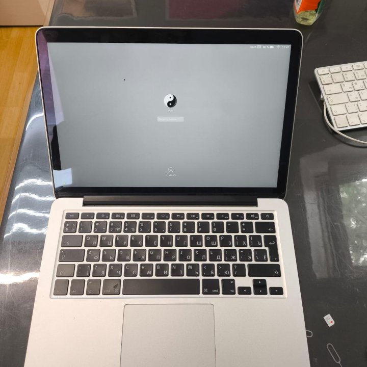 MacBook Pro 13 2015, 512gb SSD, CORE I5 2.9ghz/8gb