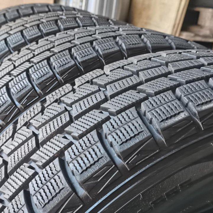 Шины без пробега по РФ Dunlop Winter Maxx WM01. 19