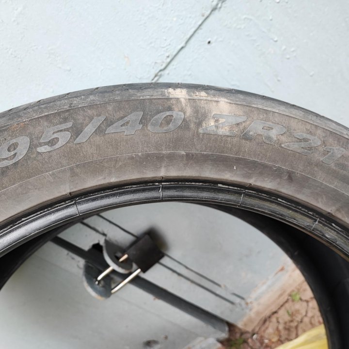 Pirelli P Zero 295/40/21