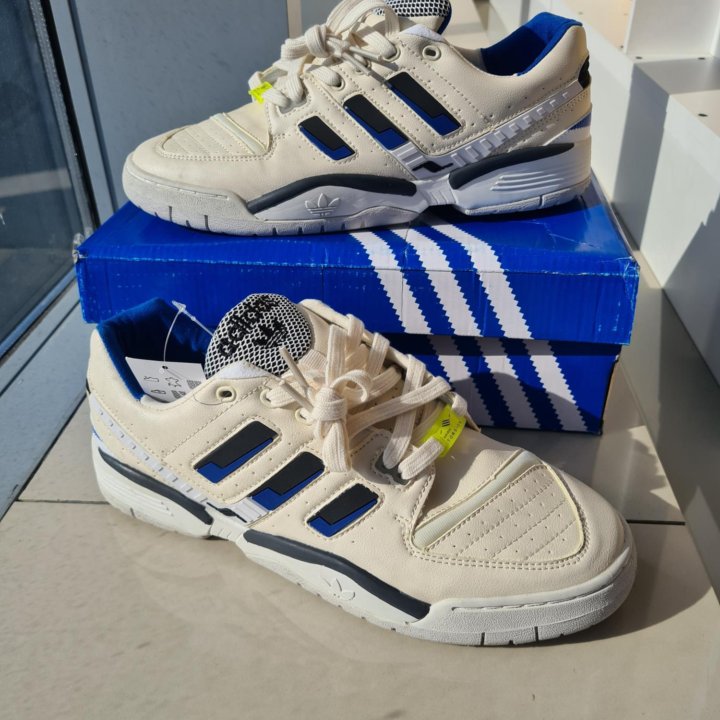 Кроссовки Adidas