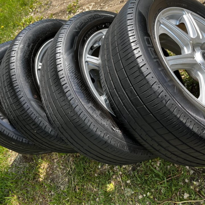 Комплект колес 215/60/R16 5x114.3 7j