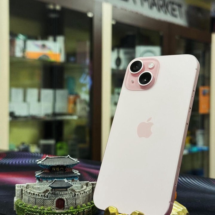 iPhone 15 256гб, б/у