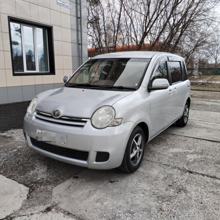 Toyota Sienta, 2008