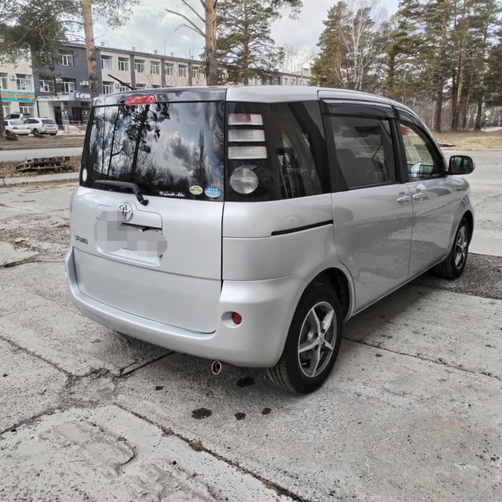 Toyota Sienta, 2008