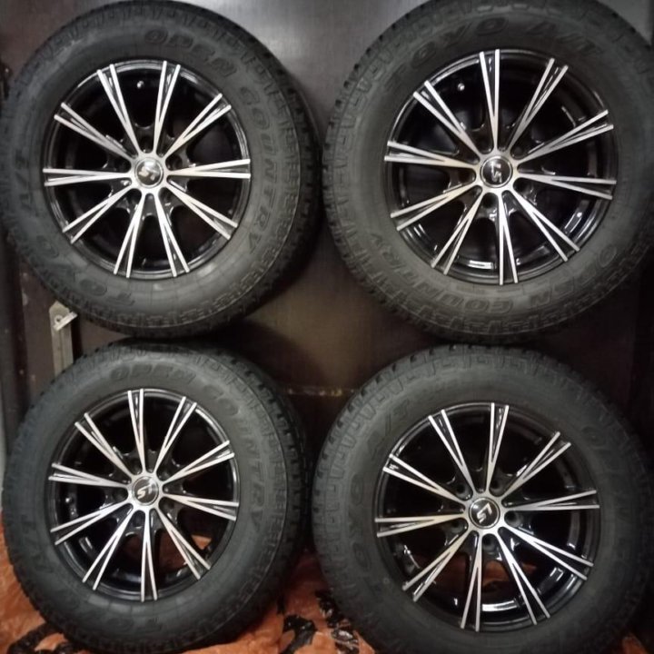 Шины летние 205/70 R 15 А/Т с дисками (литьё)