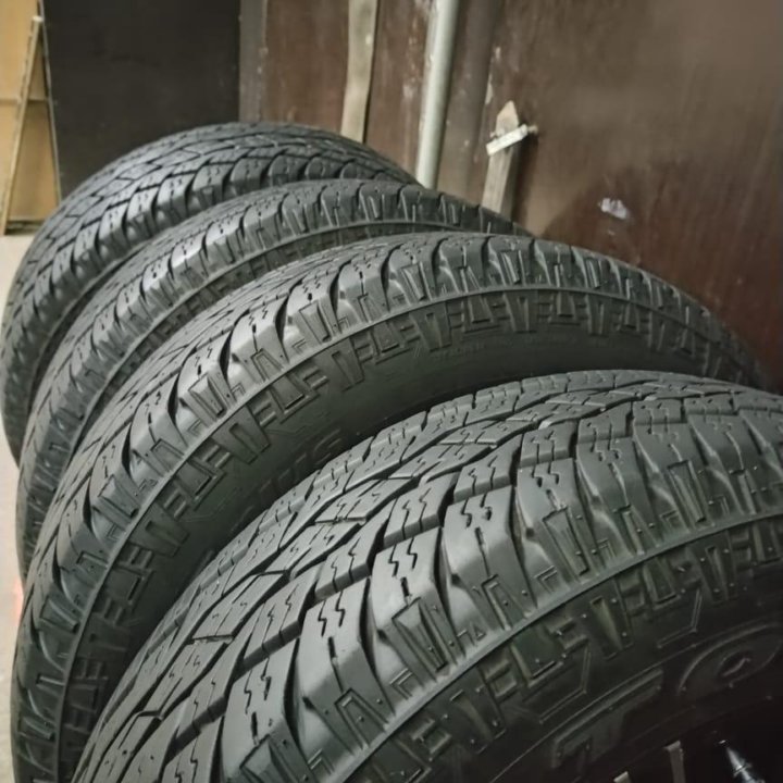 Шины летние 205/70 R 15 А/Т с дисками (литьё)