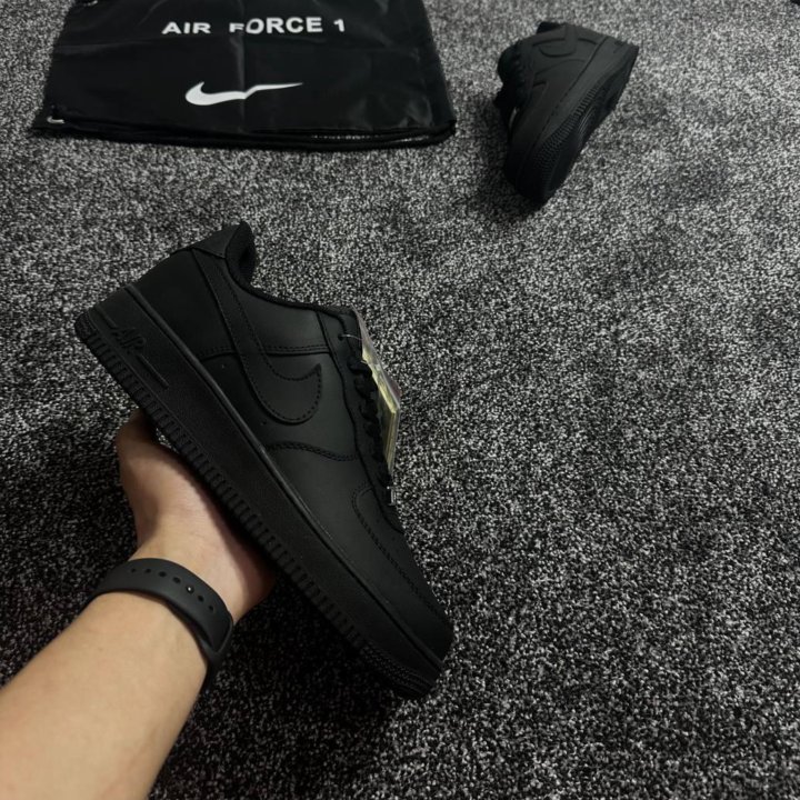 Nike Air Force 1 Black