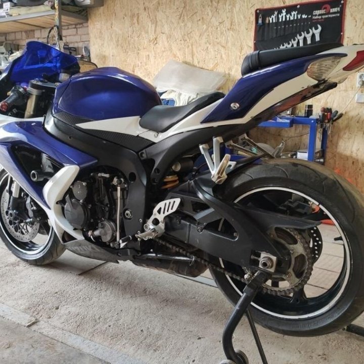 SUZUKI GSX-R 750