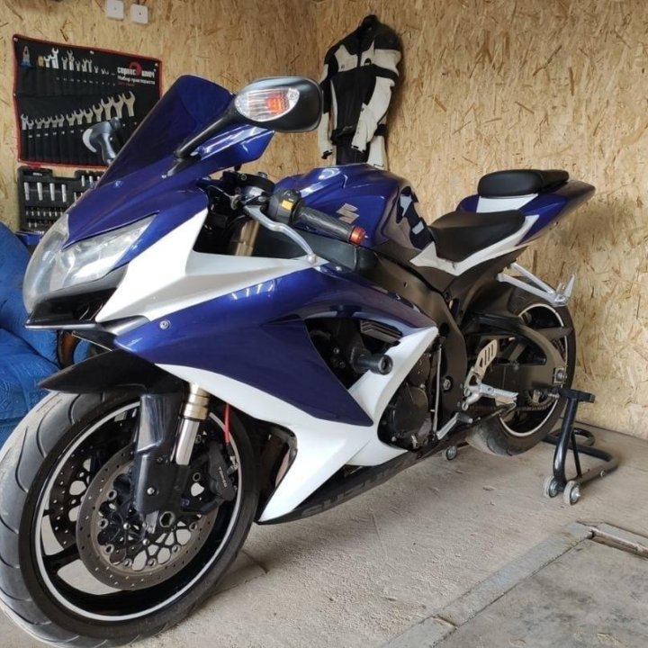 SUZUKI GSX-R 750