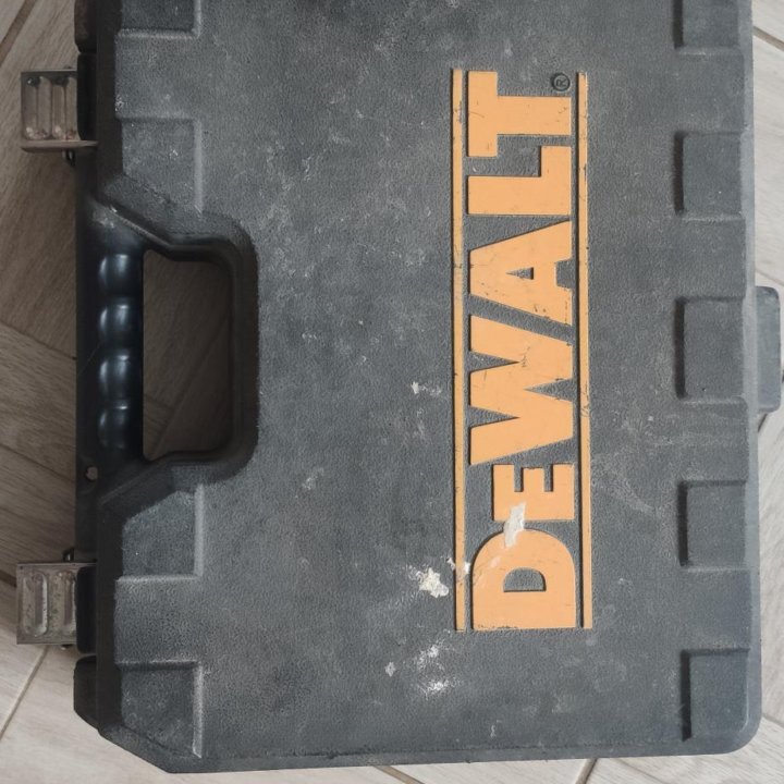 Шуруповёрт DEWALT DCD771S2