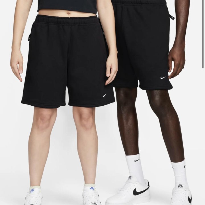 Новые Шорты Nike на флисе.