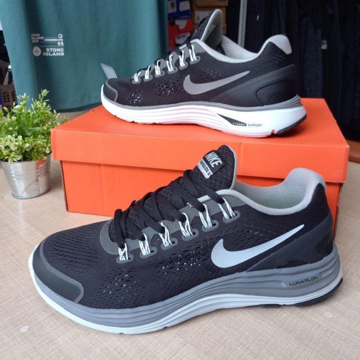 Кроссовки Nike Lunarglide