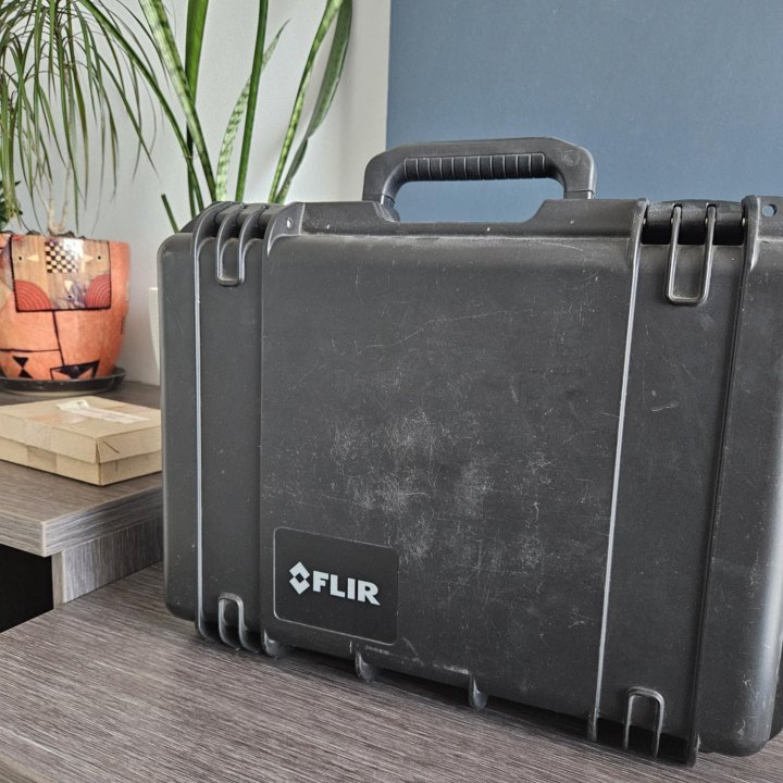 Тепловизор Flir t440