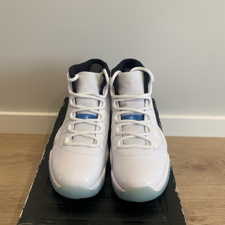 Air Jordan 11 Legend Blue