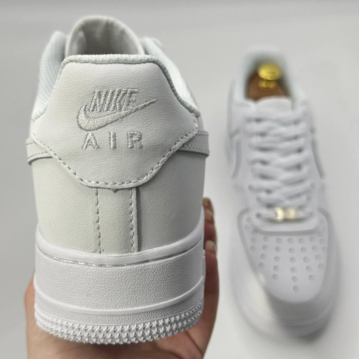 Женские кроссовки Nike Air Force 1 White