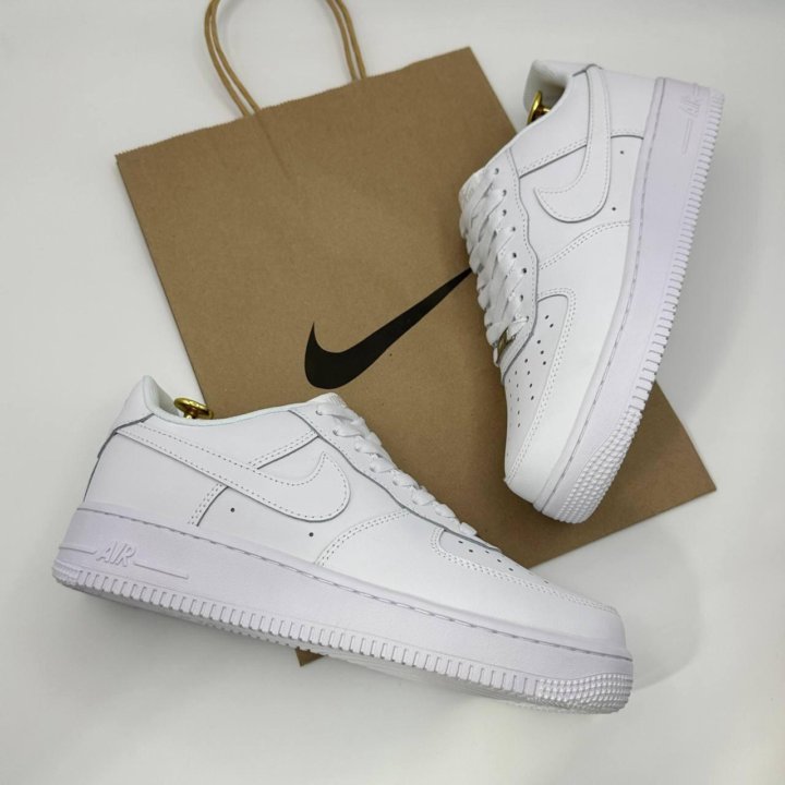 Женские кроссовки Nike Air Force 1 White