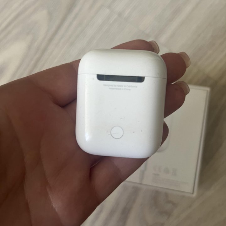 Наушники AirPods