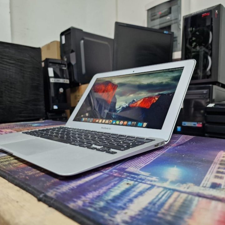 Macbook Air 11 2015 в хор/сост