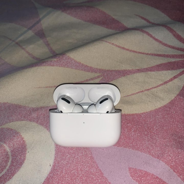 Apple AirPods Pro (2-го поколения)