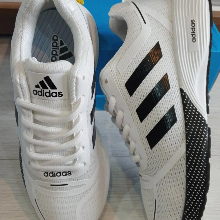 Кроссовки Adidas новые белые летние