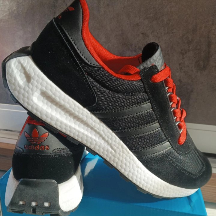 Кроссовки Adidas новые чёрные