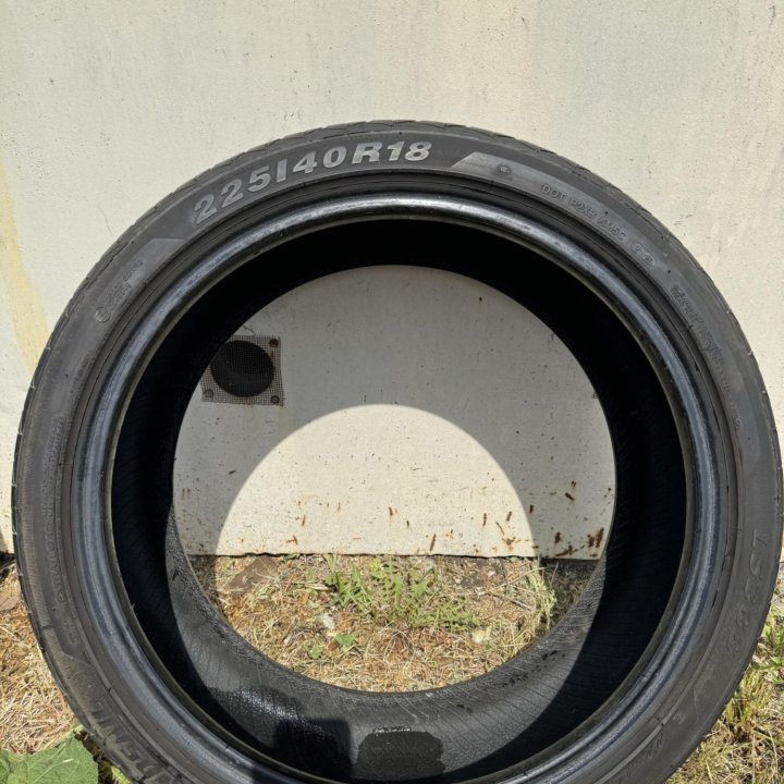 Landsail 225/40 r18