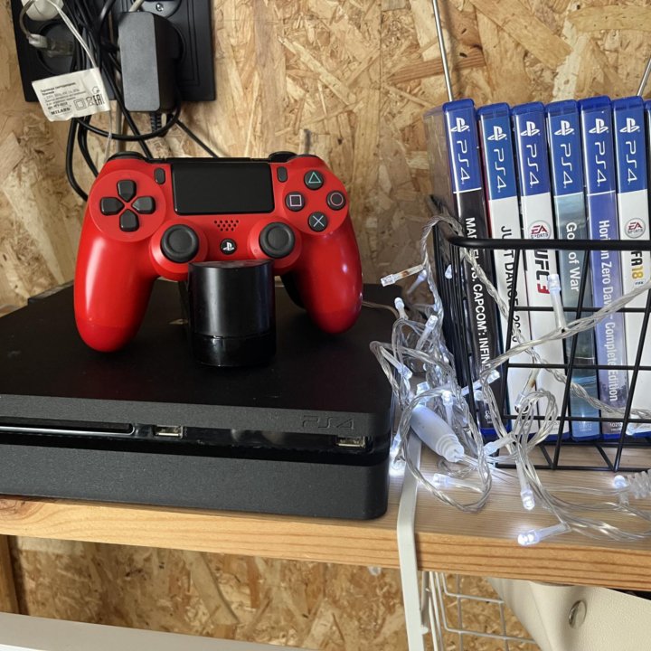 Продам Sony PlayStation 4