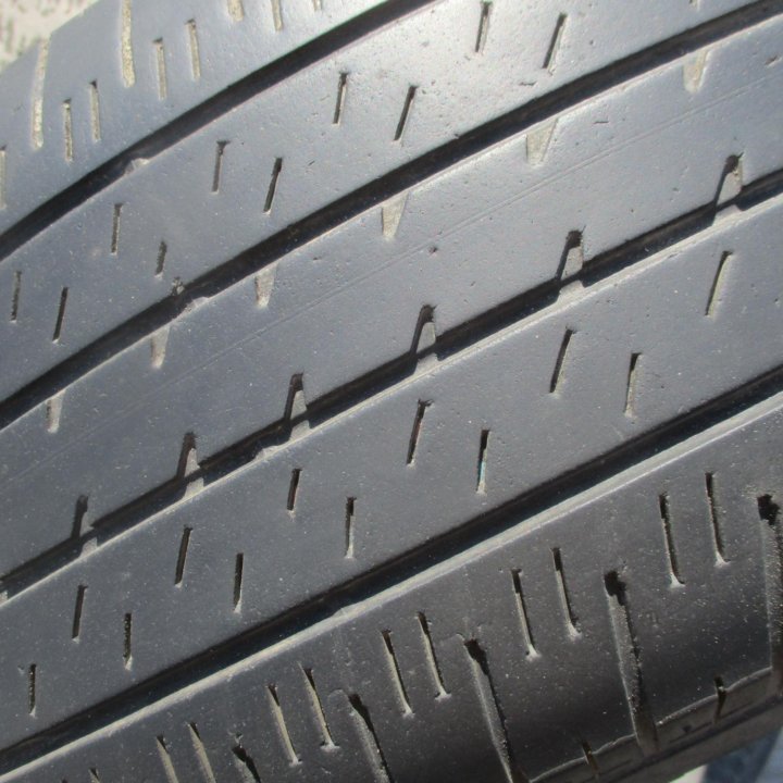 2шт 235 \ 65 R18 Bridgestone