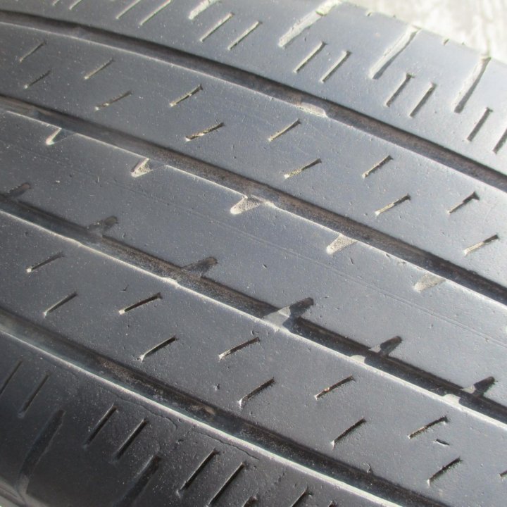 2шт 235 \ 65 R18 Bridgestone