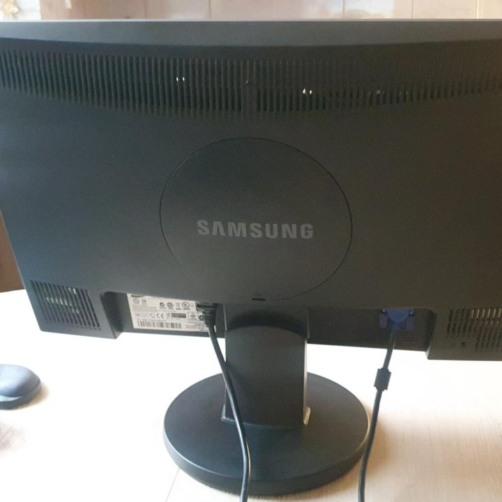 Монитор Samsung SyncMaster 2243NW 22