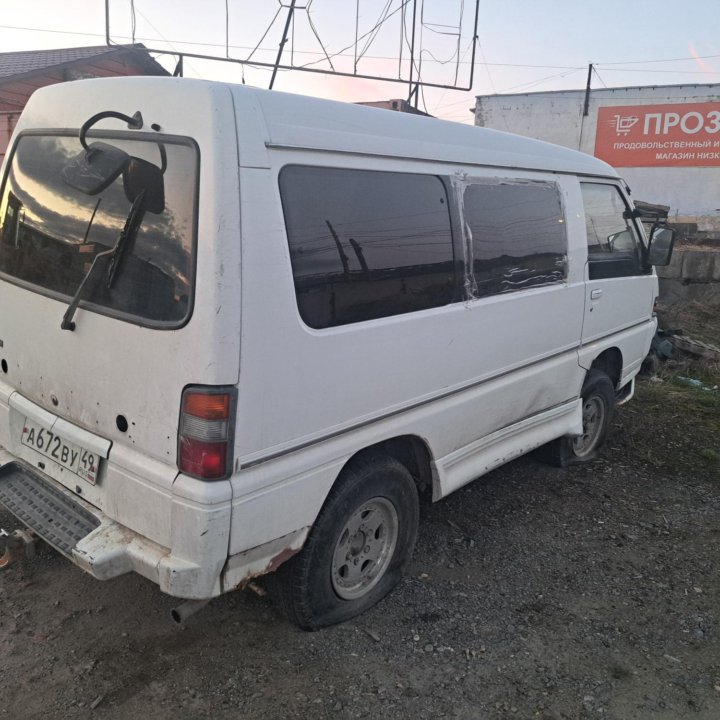 Mitsubishi Delica, 1994