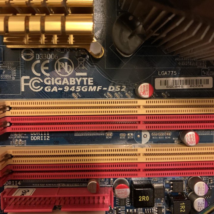 Материнскую плата Gigabyte GA-945GMF-DS2