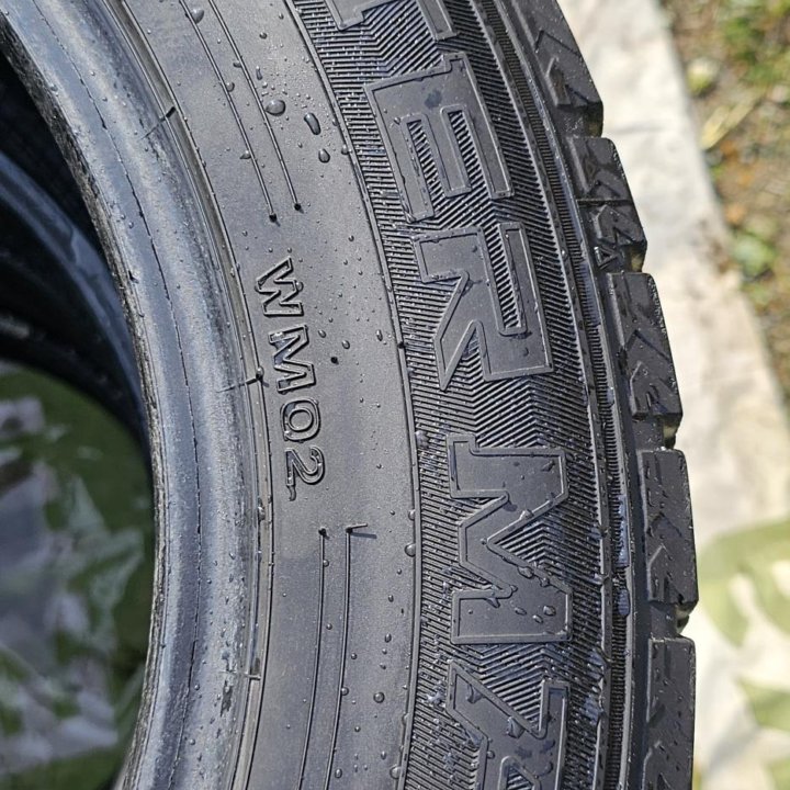 Продам комплект шин Dunlop Winter Maxx WM02, разме