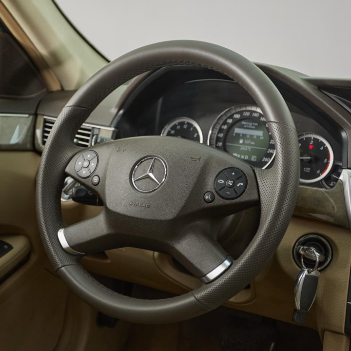 Mercedes-Benz E-Класс, 2010