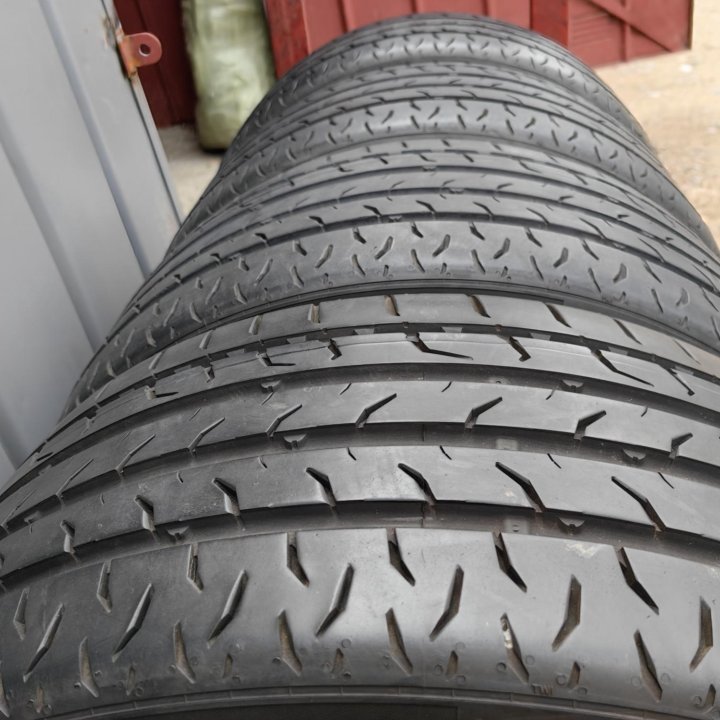 Комплект Continental MaxContact MC6 235/40 R18