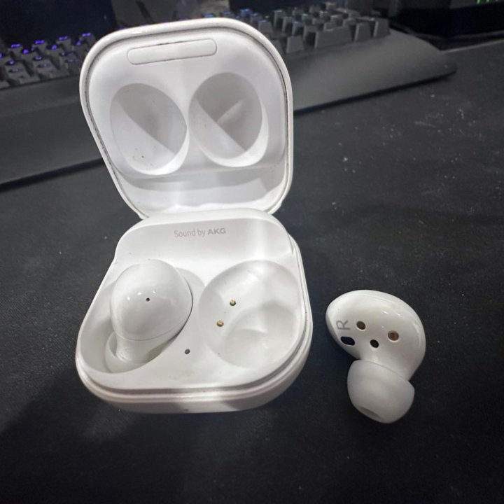 Беспроводные наушники Samsung Galaxy Buds FEчерные