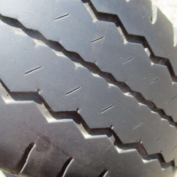 2шт 195 \ 70 R15C Грузовые. Hankook