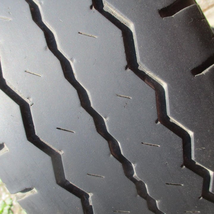 2шт 195 \ 70 R15C Грузовые. Hankook