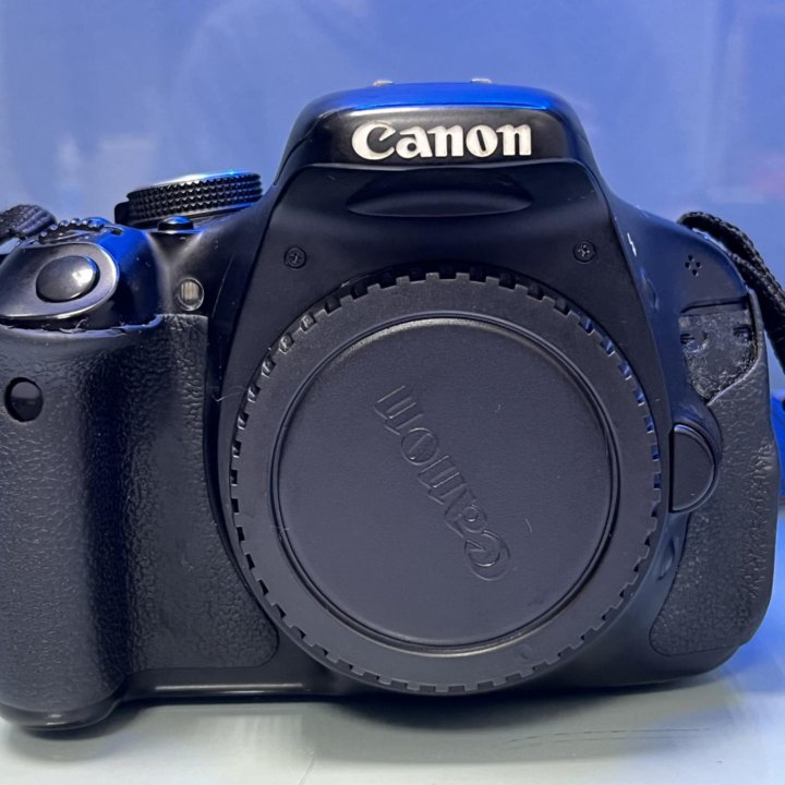 Зеркальный фотоаппарат Canon EOS 600D Body